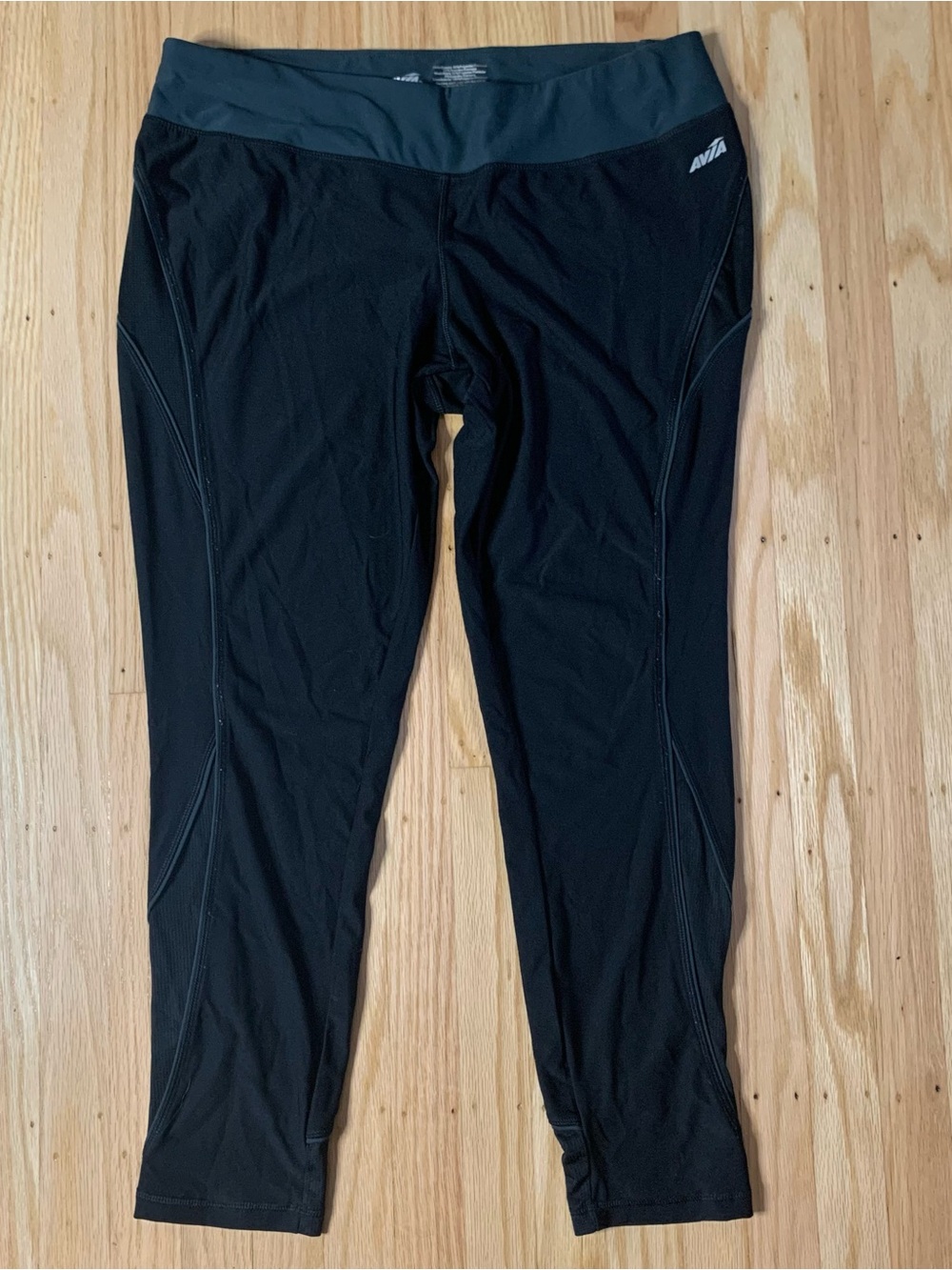 Avia Black Cropped Capri Leggings with Dark Grey Waistband